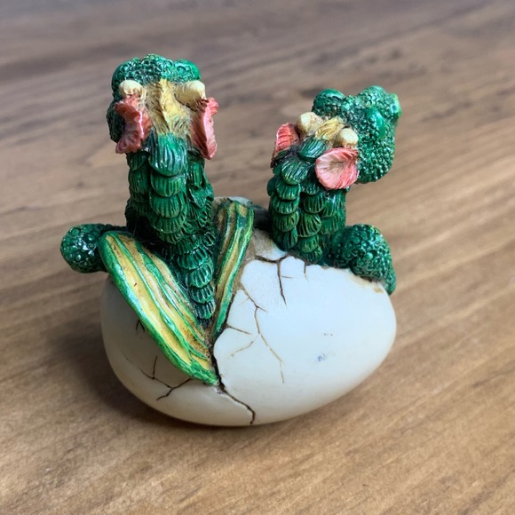 1997 WU Twin Dragon Figurine Hatching From Egg & 1998 WUI Dragon on Rock Resin - Picture 3 of 16